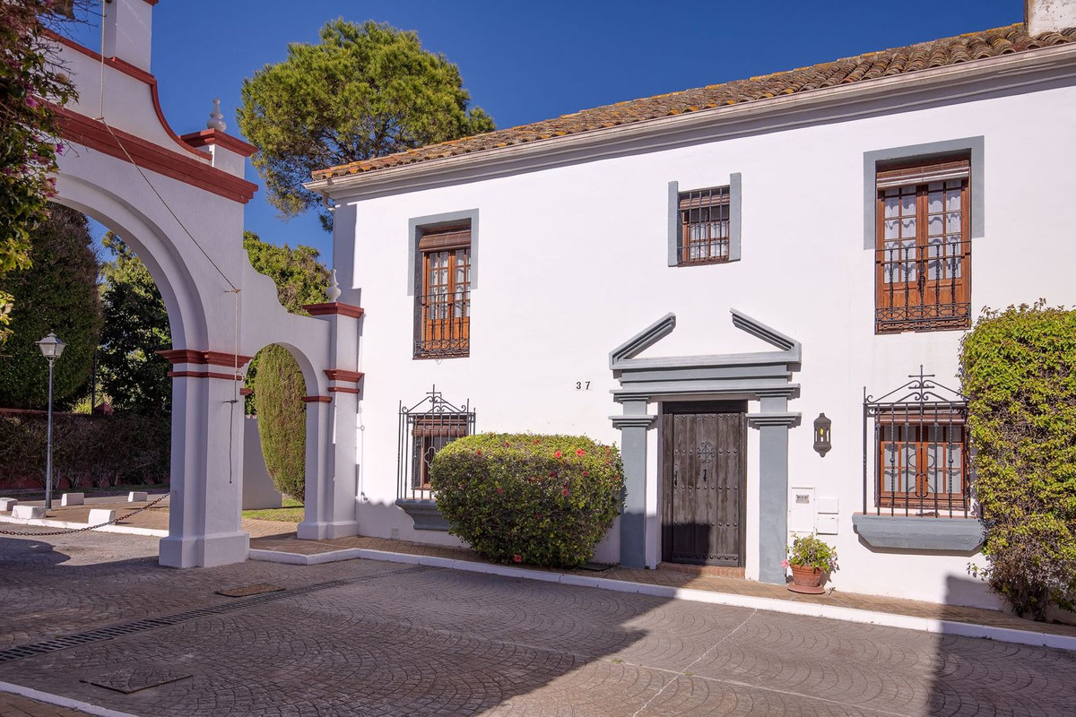 Beachside semi detached villa at Pueblo de Gaudalmina